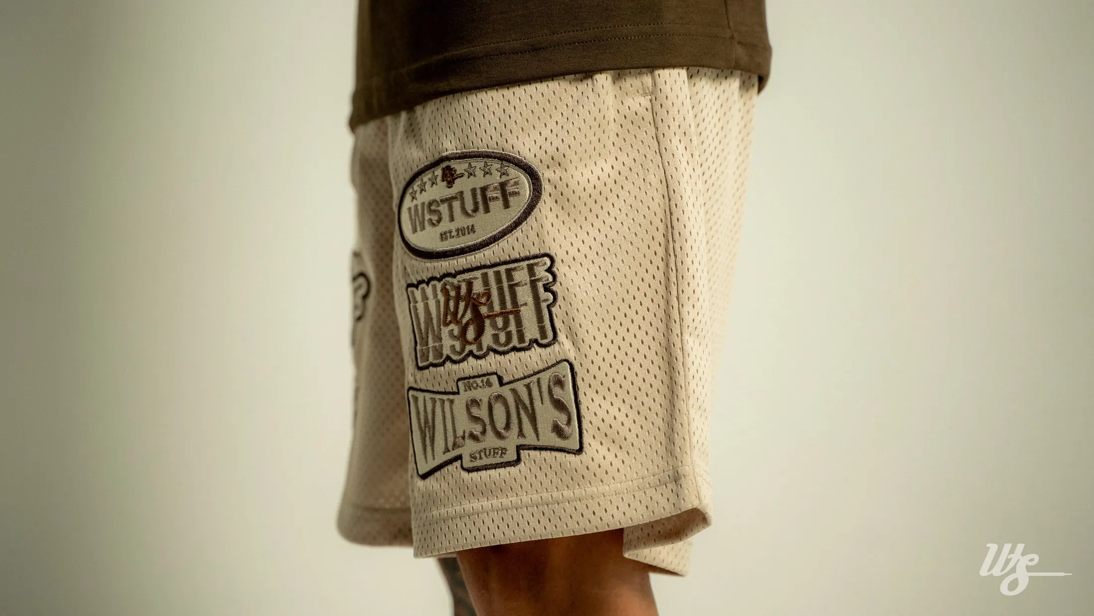Shorts de malla crema WS Autumn Patchwork con parchos bordados